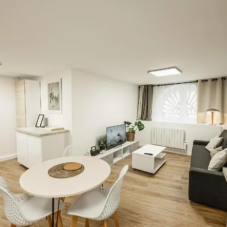 Апартаменты Renove Place Du Palais Avec Parking Бордо