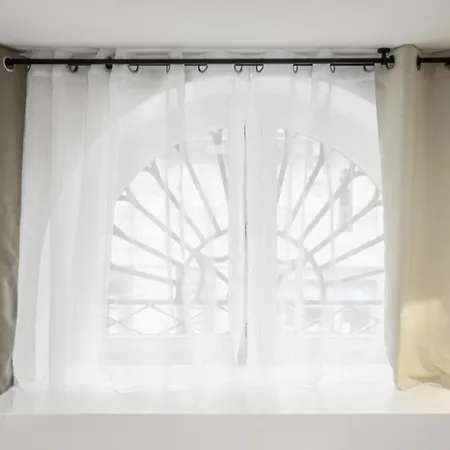 Renove Place Du Palais Avec Parking *