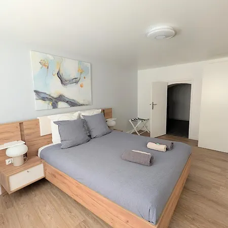 Renove Place Du Palais Avec Parking Apartment *