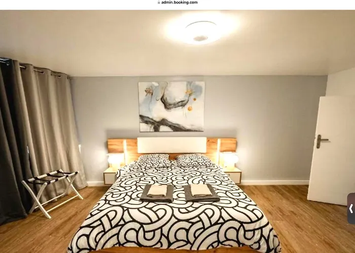 Lejlighed Renove Place Du Palais Avec Parking *