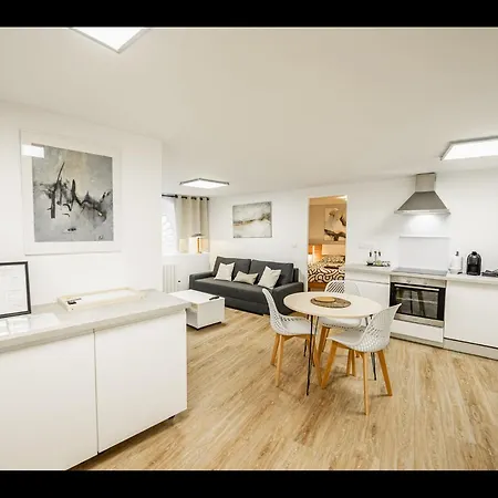 Апартаменты Renove Place Du Palais Avec Parking Бордо