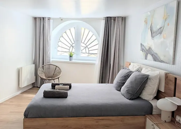 Apartament Renove Place Du Palais Avec Parking Bordeaux